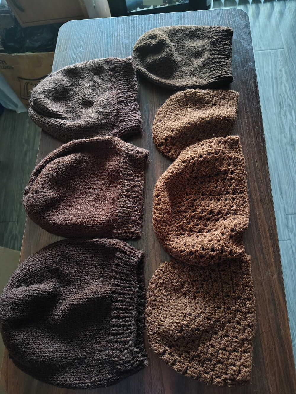 NWT LOT OF 7 BROWN KNIT KUFI BEANIES/LOTE DE 7 GORROS MARRON NUEVO SUPER PROMO
